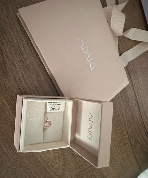 Pierścionek APART z diamentem