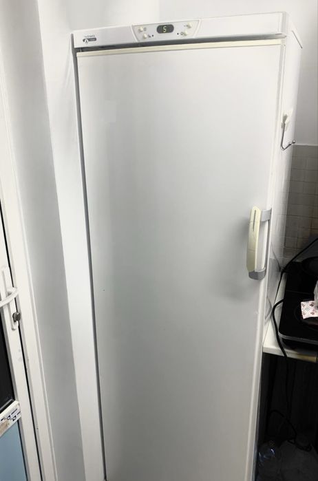 Холодильник Whirpool 60*185 см