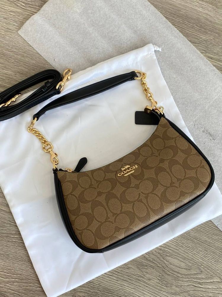 Сумка Coach Teri Shoulder Bag