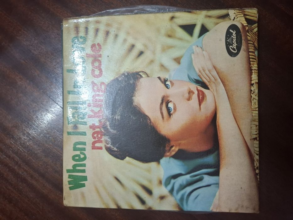 Singles em ótimo estado.