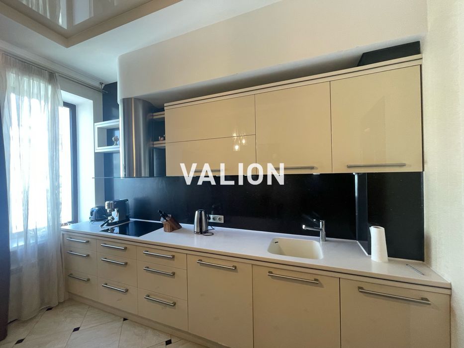 Без %. Продаж 4-кімнатної квартири вул. Велика Васильківська, 67/7