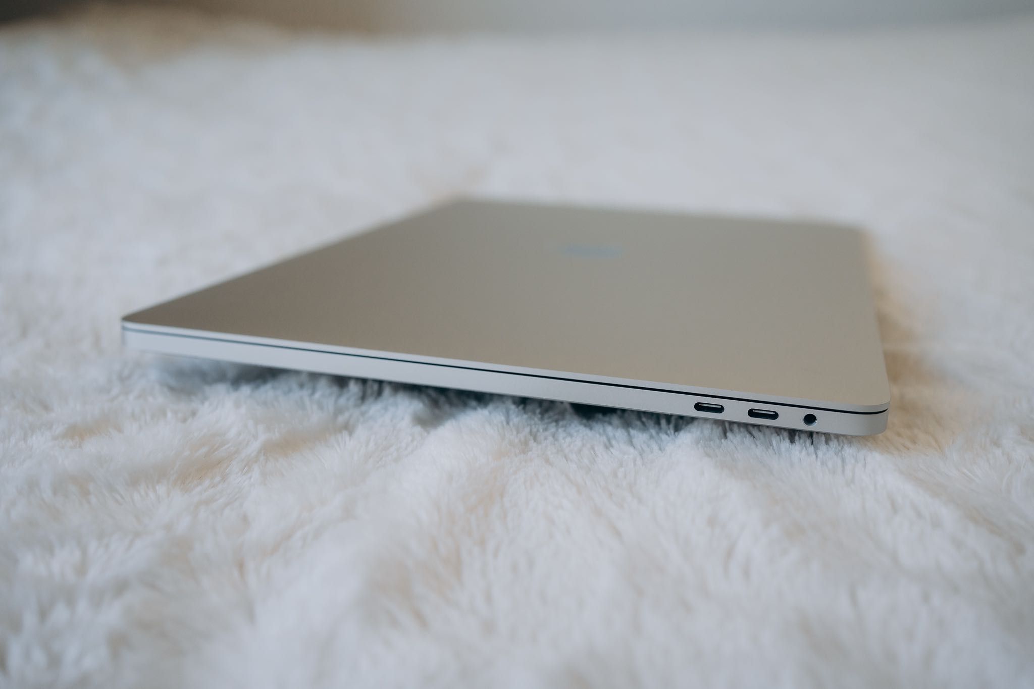 MacBook Pro A2141 Silver i7 9750H 16GB DDR4 512GB SSD 174 c. jak nowy