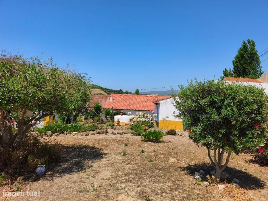 Moradia T3 com quintal e poço em Aldeia Gavinha uma mini quinta