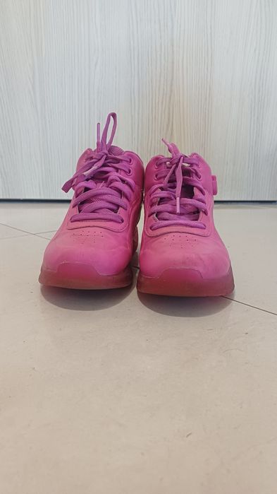 Świecące buty skechers