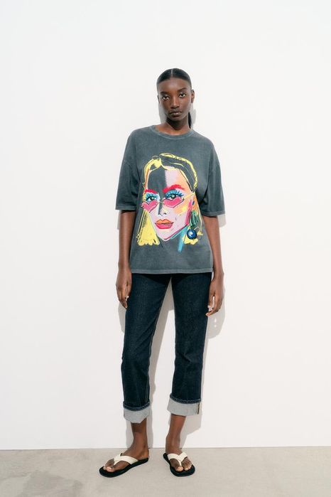 Стильна футболка ZARA