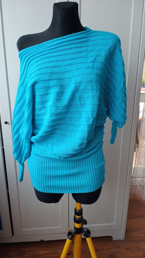 Sweter na jedno ramię turkusowy