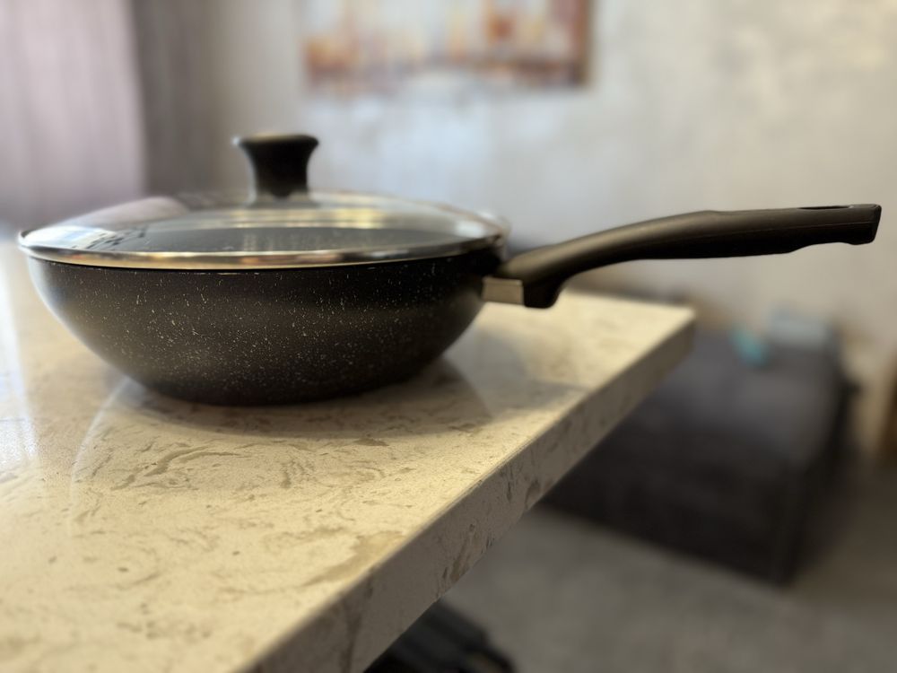 Сковорідка Tefal з кришкою