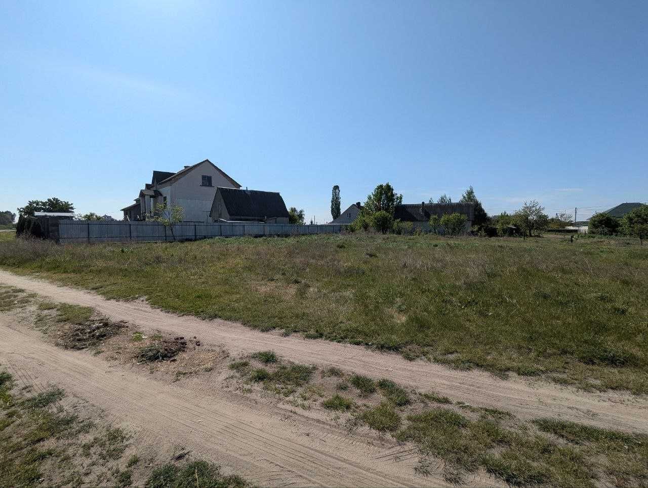 Продам земельну ділянку (0,20га)