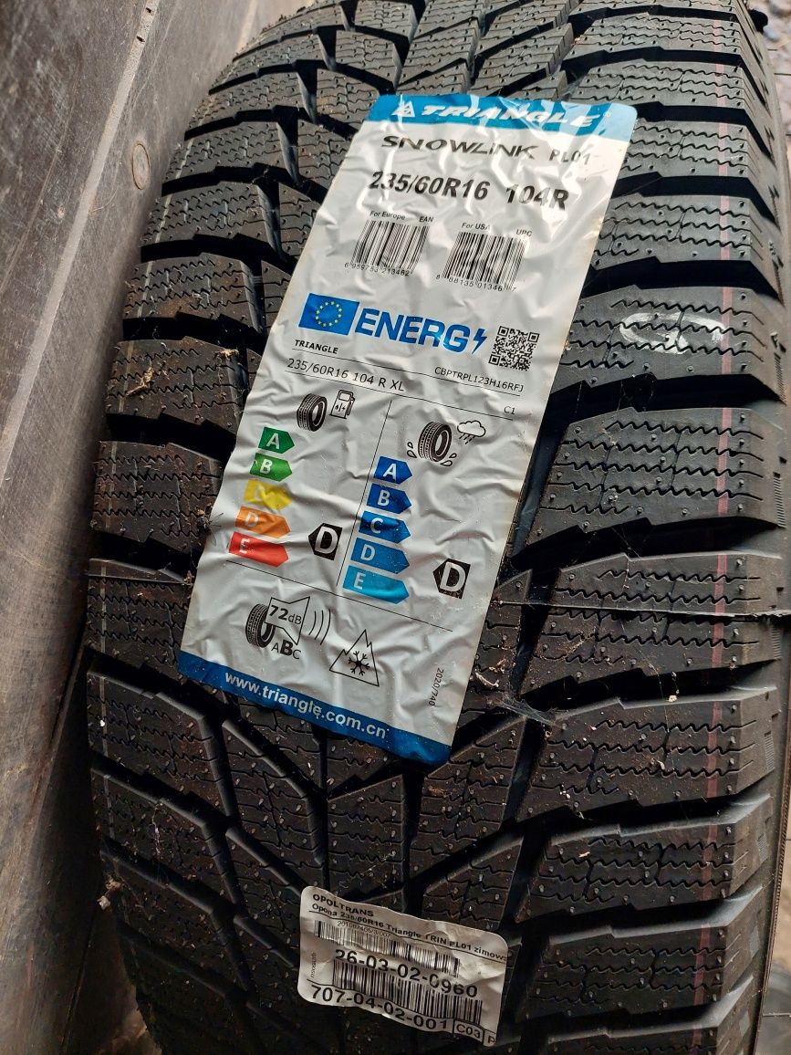Opony zimowe nowe 235/60/16