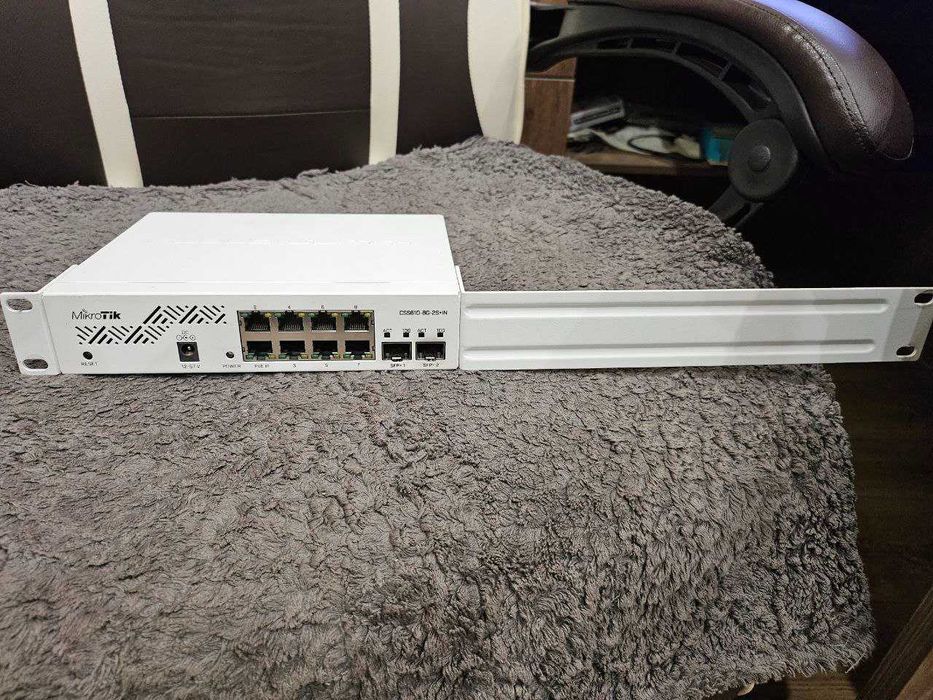 Маршрутизатор Mikrotik CSS610-8G-2S+IN
