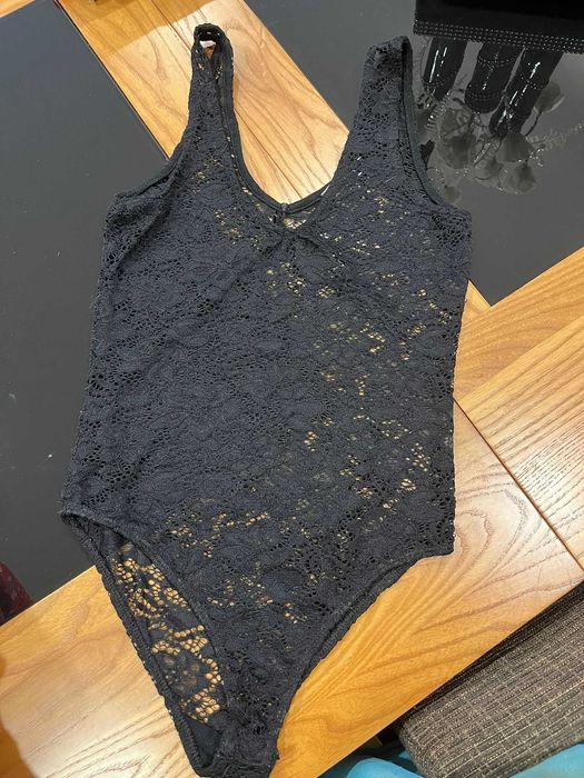 Lote de tops/blusas femininas (XS/S/TU)