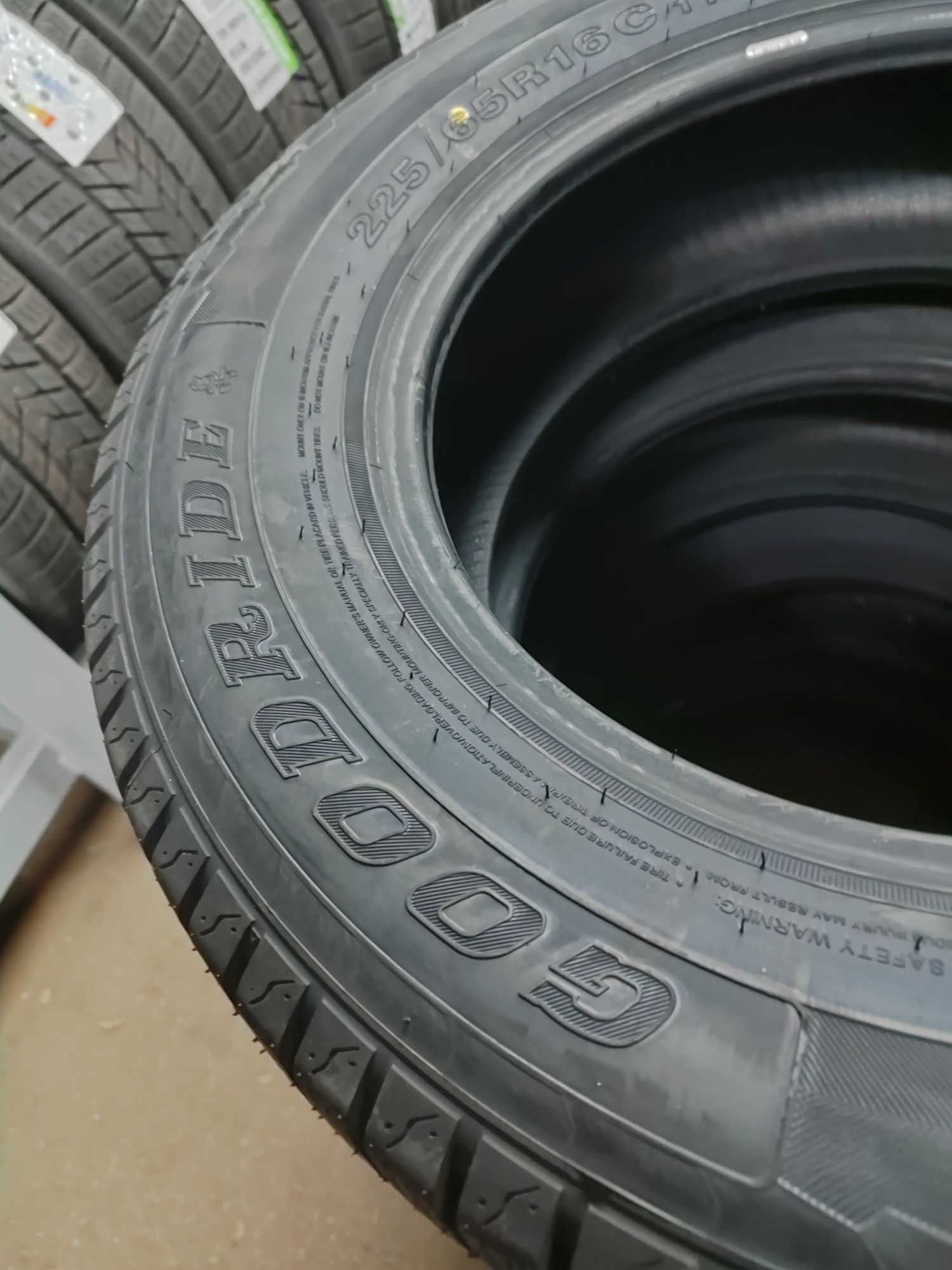 Шини Goodride SW612 225/65 R16C 115/113R