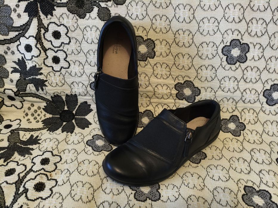 Шкіряні жіночі закриті туфлі, напівчеревики Clarks