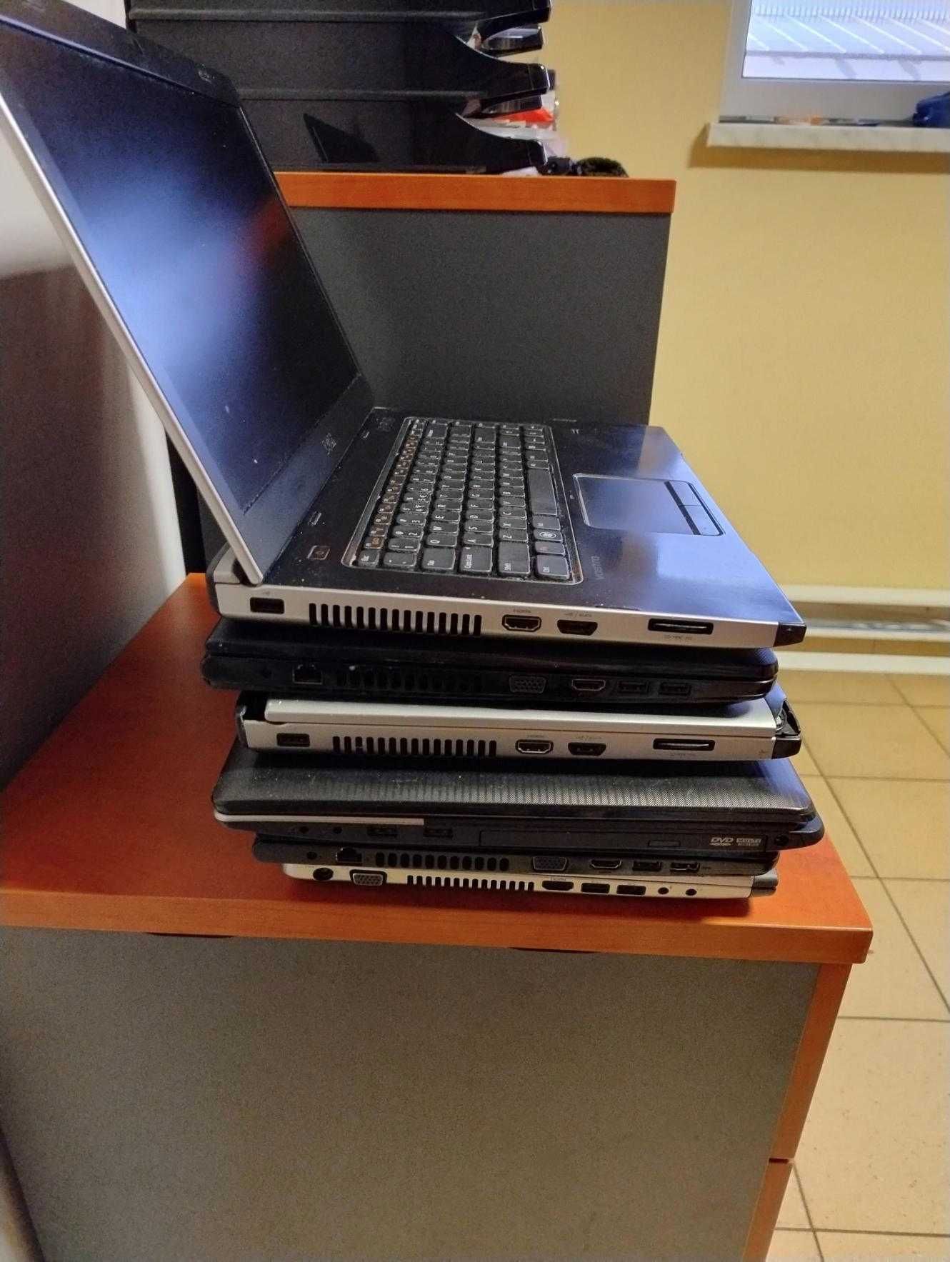 Dwie palety z elektroniką - laptopy, stacjonarki, drukarki itd