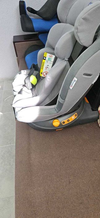 Chicco поворотне автокрісло, з народження і до 7 років