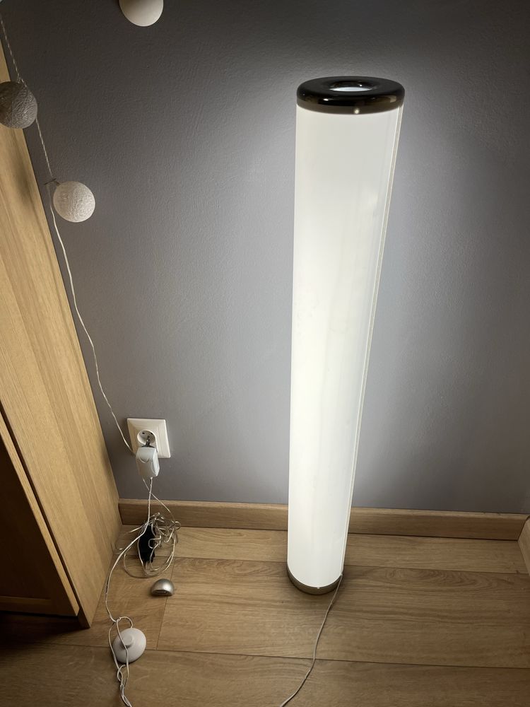 Lampa podlogowa led