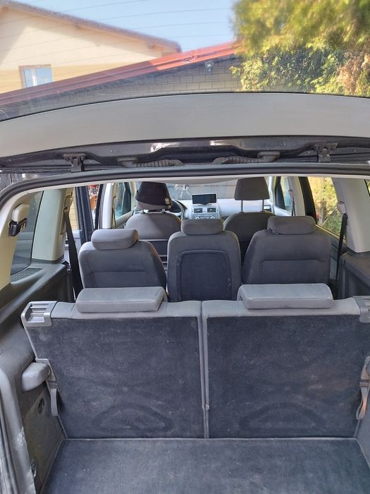 VW Touran  7 osobowy