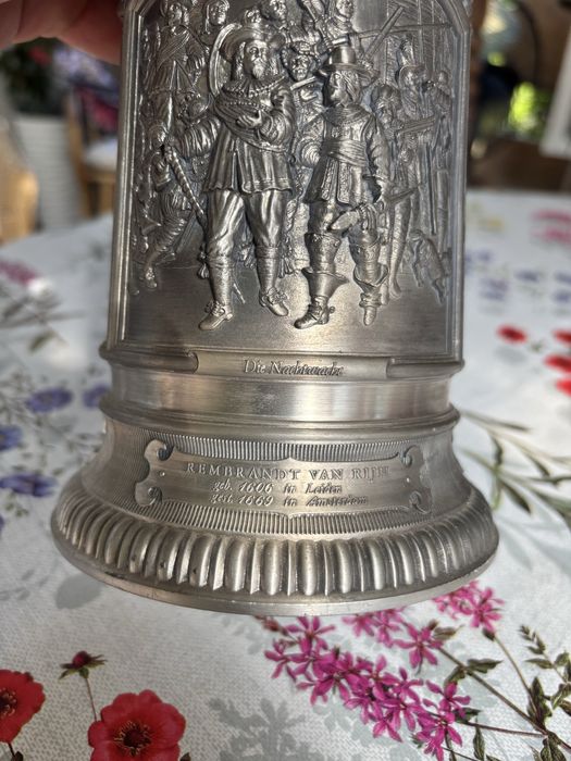 Zabytkowy kufel cynowy z wizerunkiem REMBRANDTa VAN RIJN super stan