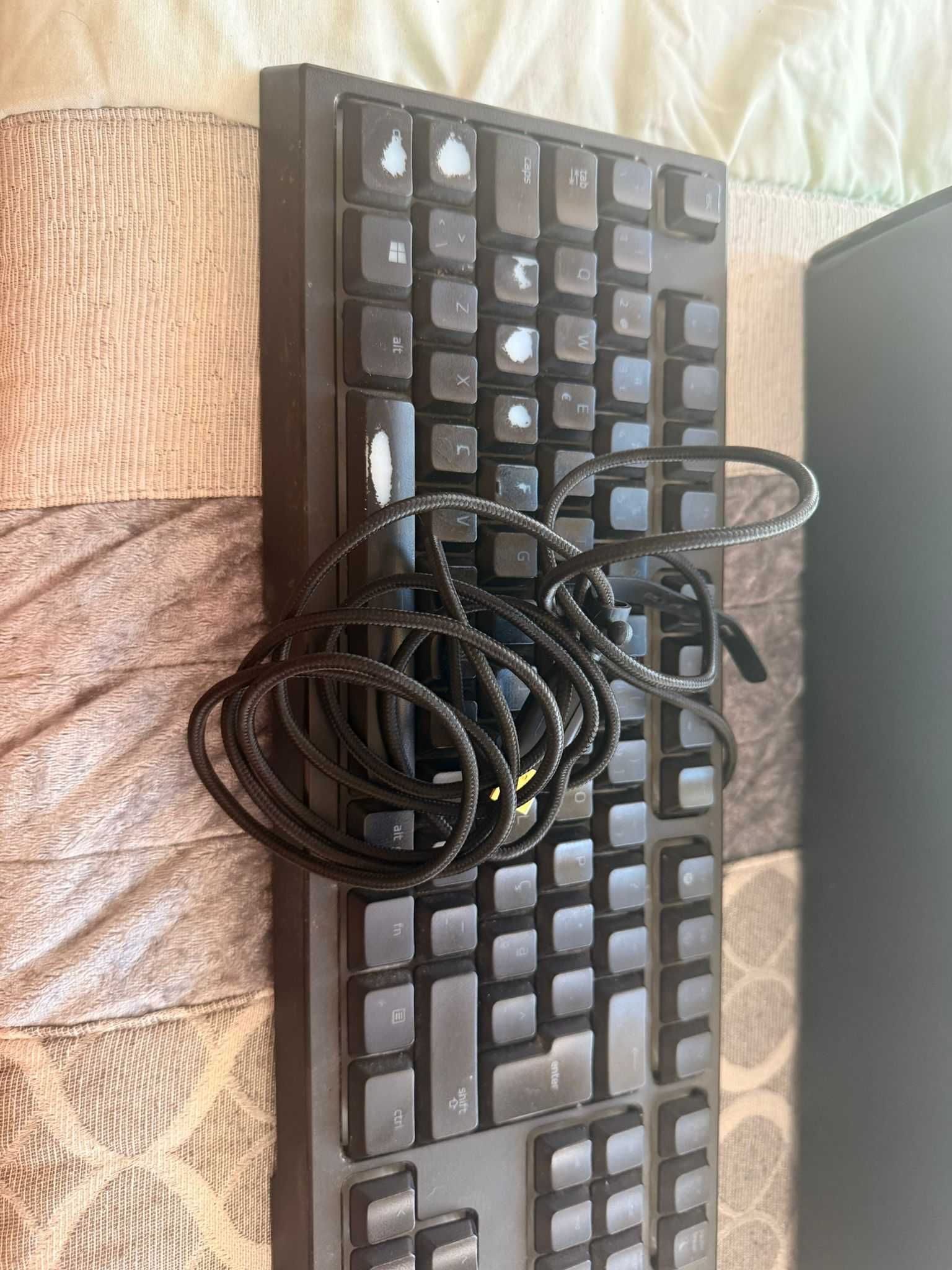 Teclado Razer Ornata Chroma — Mecânico/Membrana RGB Gaming