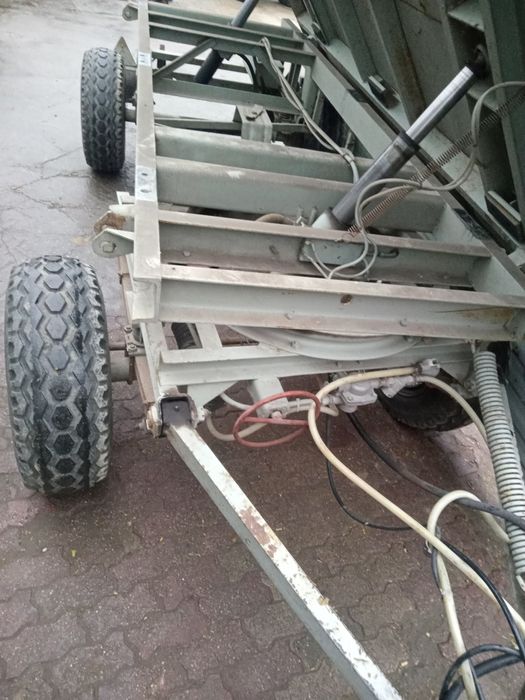Przyczepa d732 dwustronny wywrot