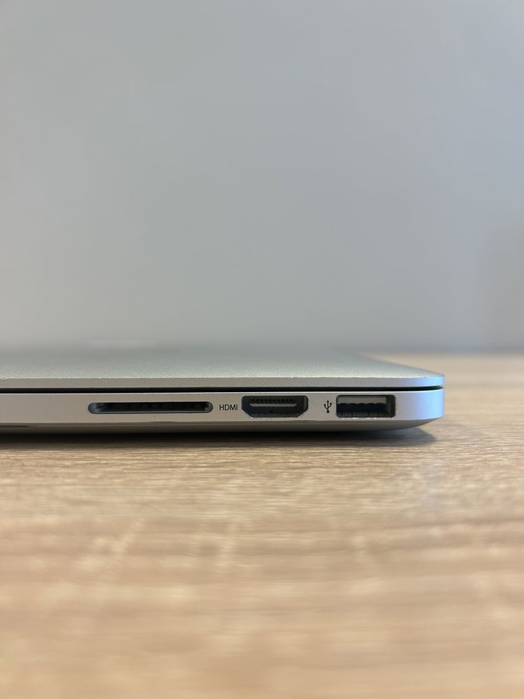 MacBook Pro 13,3”