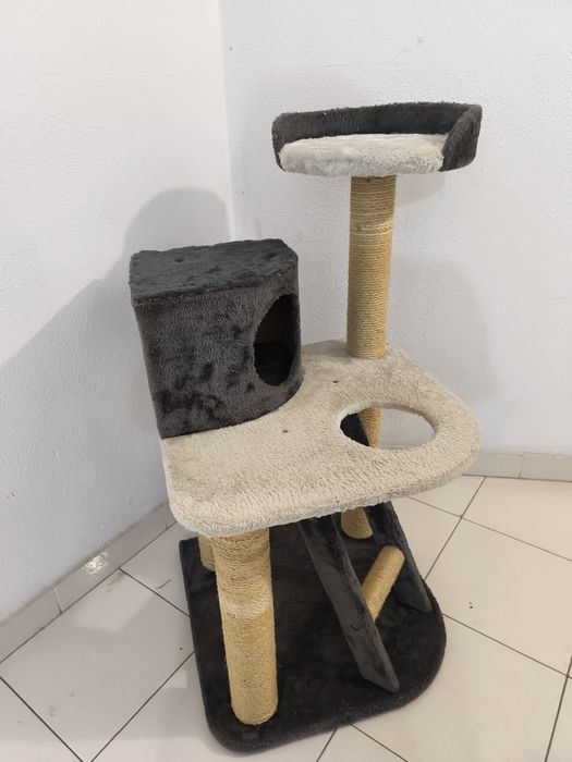 Arranhador  altura. 1.00 mt