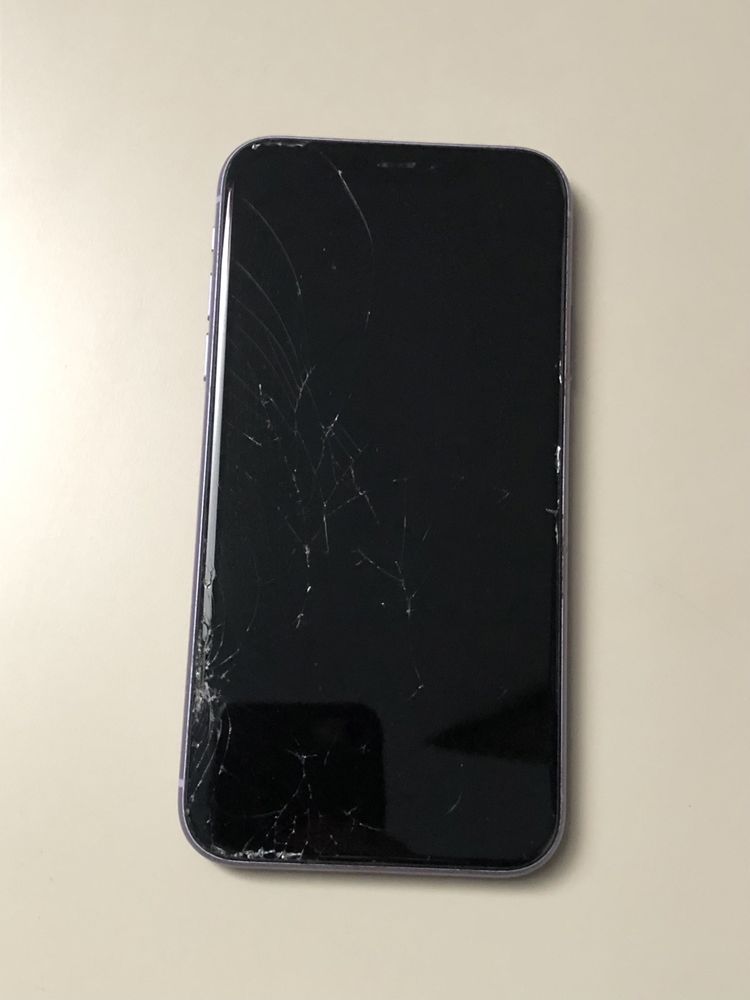 iPhone 11 (на ремонт)