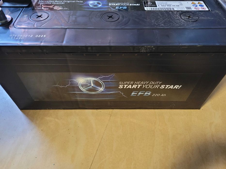 Akumulator 220AH Mercedes EFB