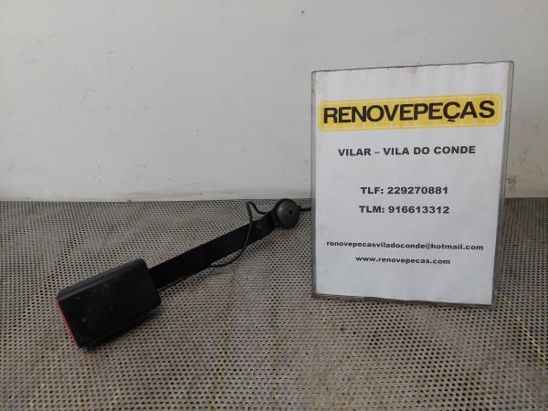 Encaixe de cinto frente esquerdo RENAULT Clio IV (BH_)
