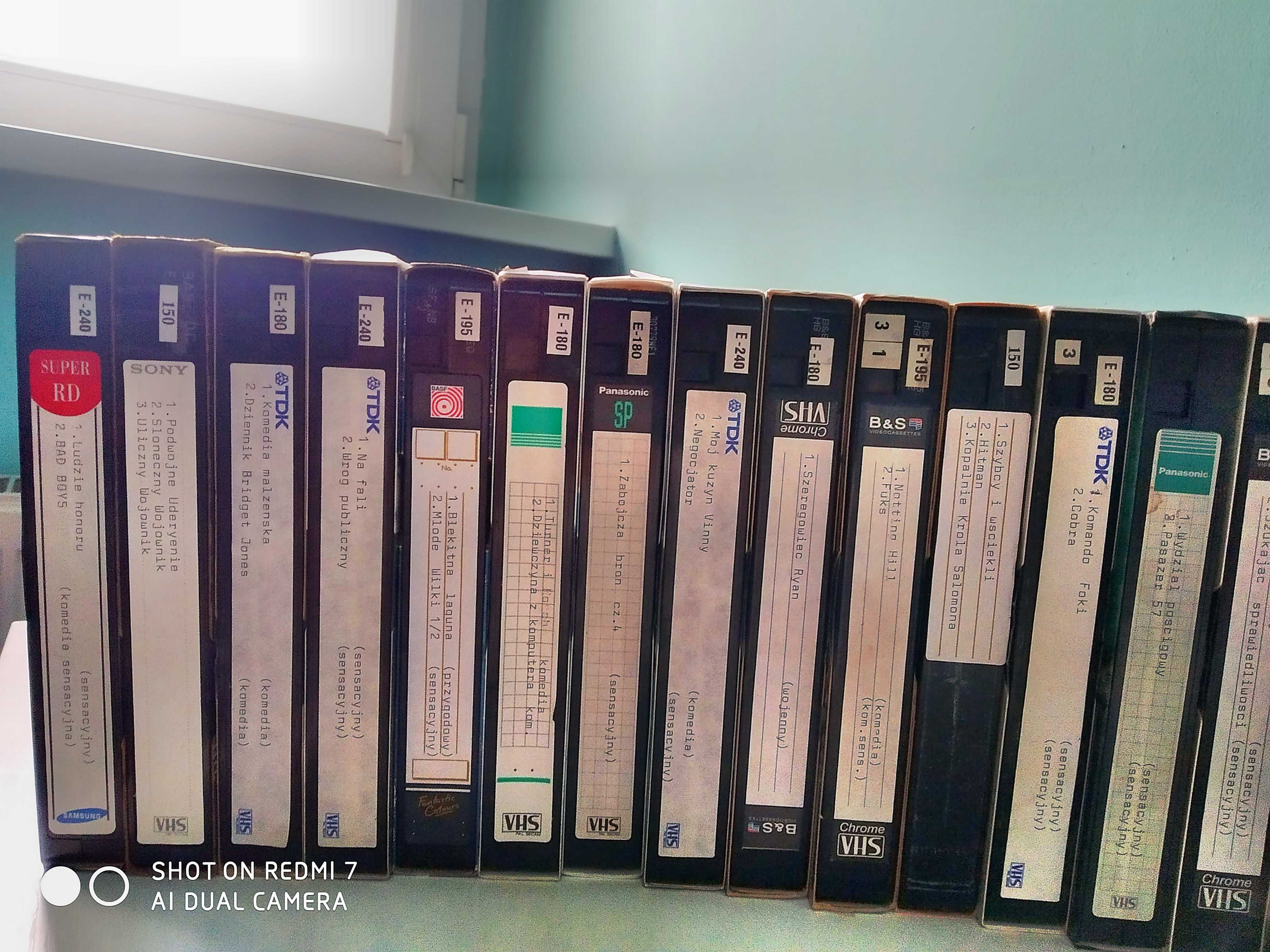 Kolekcja filmów na kasetach VHS