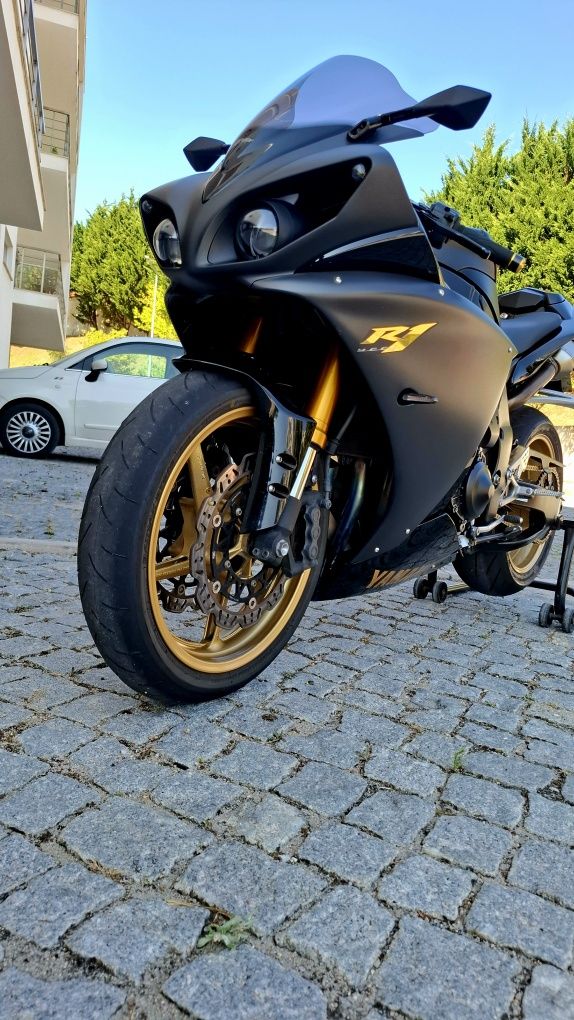 Yamaha r1 crossplane