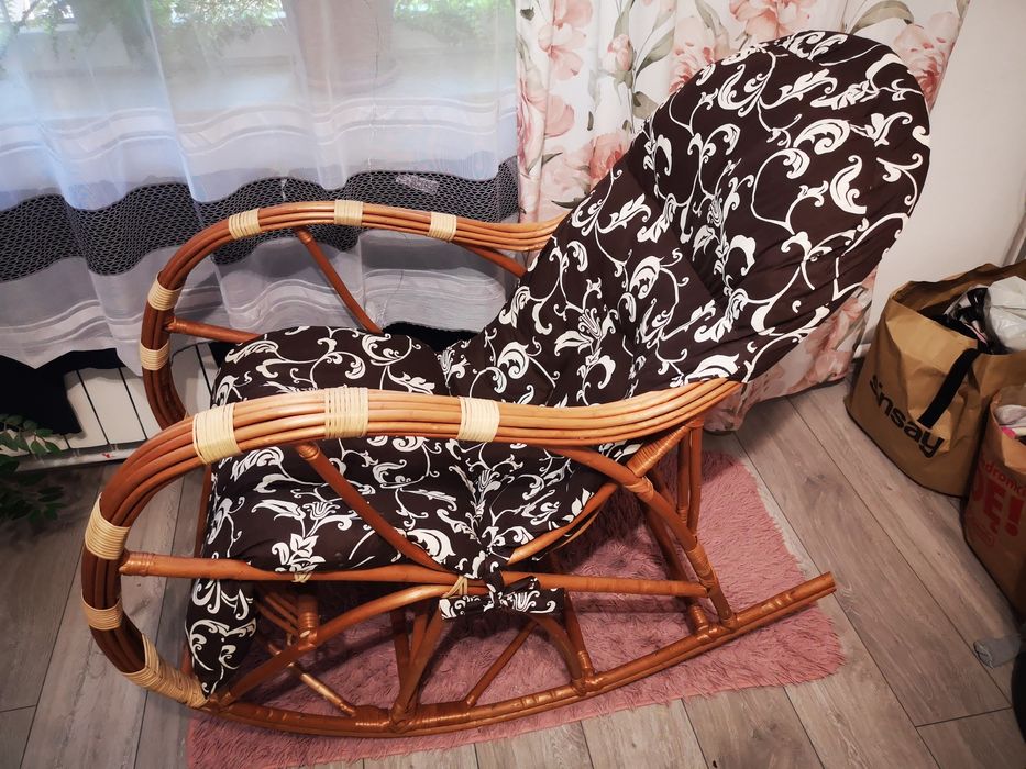 Fotel bujany wiklinowy z poducha