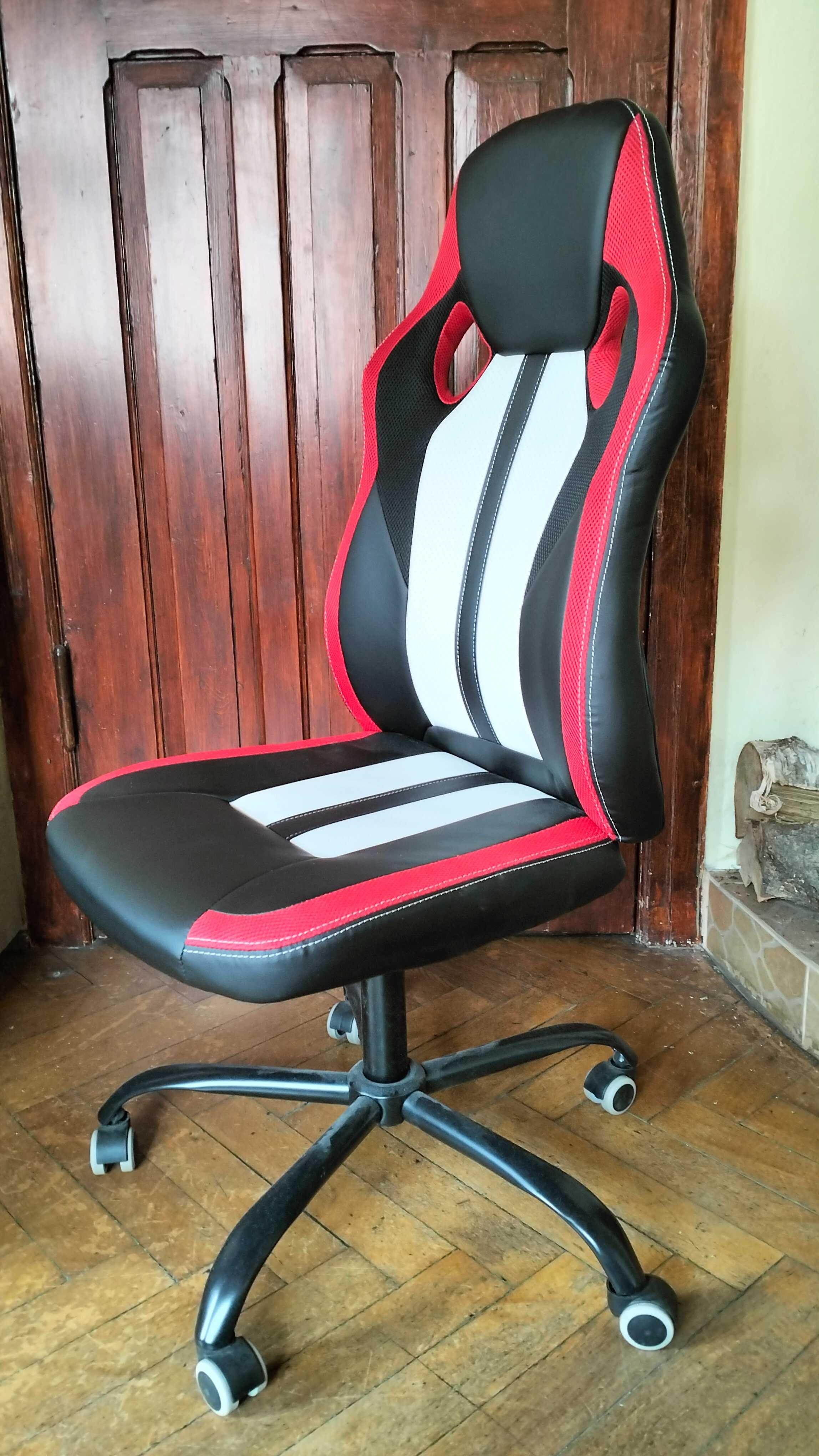 Krzesło biurowe / fotel gamingowy - prawie nowy.