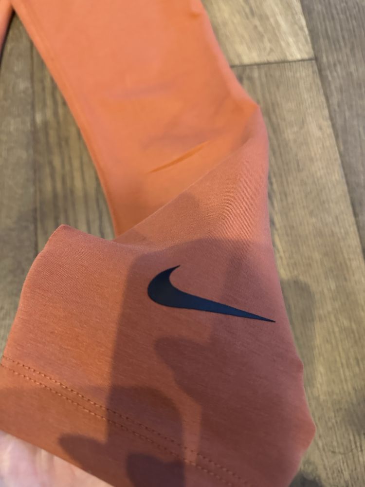 Legginsy damskie Nike – sportowy komfort i styl
