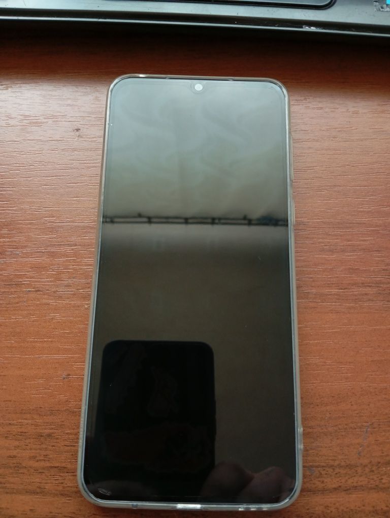 Продам Motorola E13 Нова