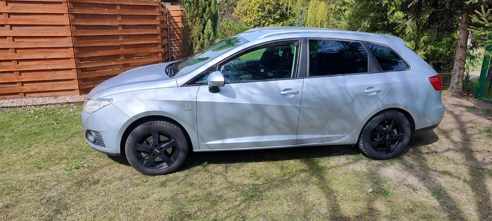 Seat Ibiza 1,6 TDI rok 2011