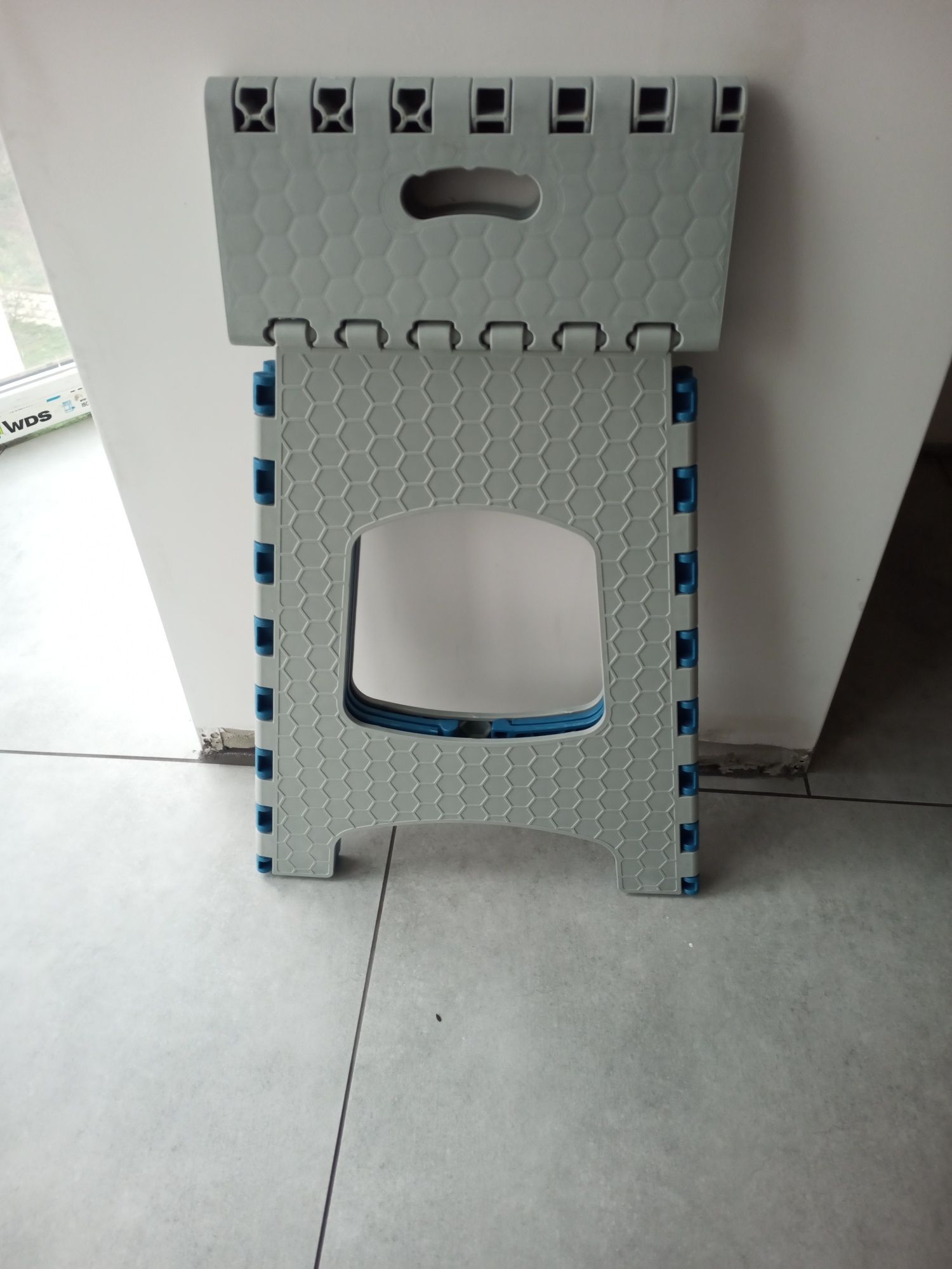 Стіл,стілець розкладний трансформер пластмасовий