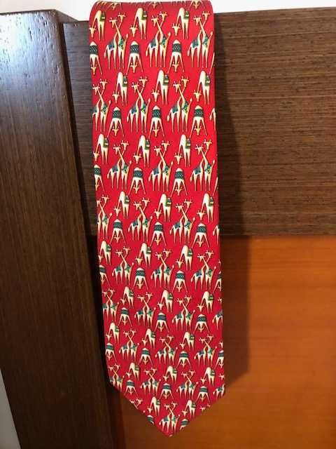 Gravata 100% seda natural da luxuosa marca Salvatore Ferragamo.