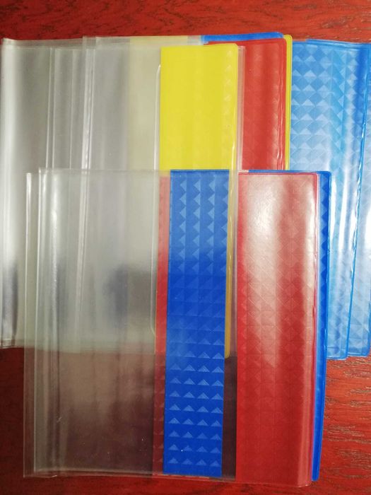 Okładka plastikowa regulowana na książkę o wys. 23 cm - 3 sztuki