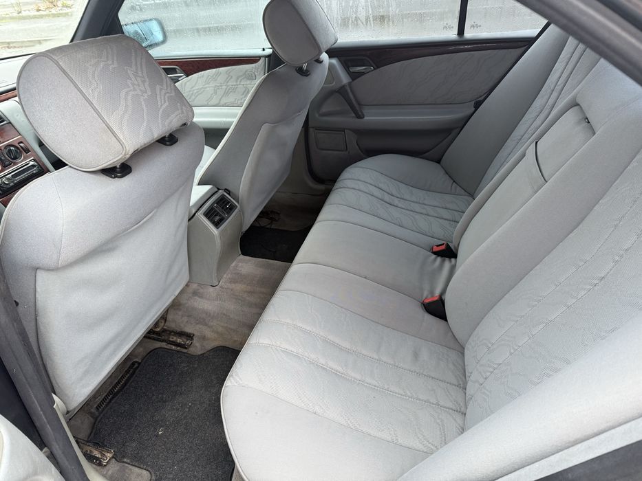 Мерседес w210. E200