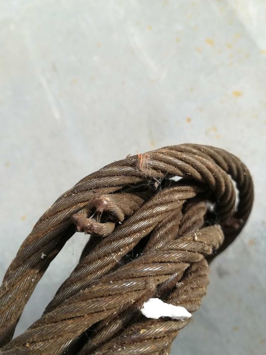 два стальных троса 8 мм толщина