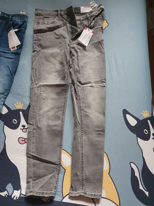 Spodnie markowe stradivarius  rozmiar 40