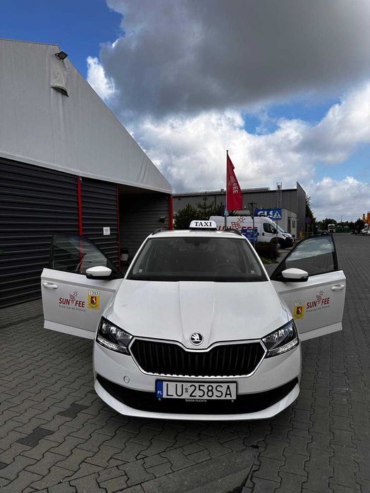 Auto na wynajem Toyota PRIUS Corolla  FABIA na BLIQ Bolt, Uber, taxi