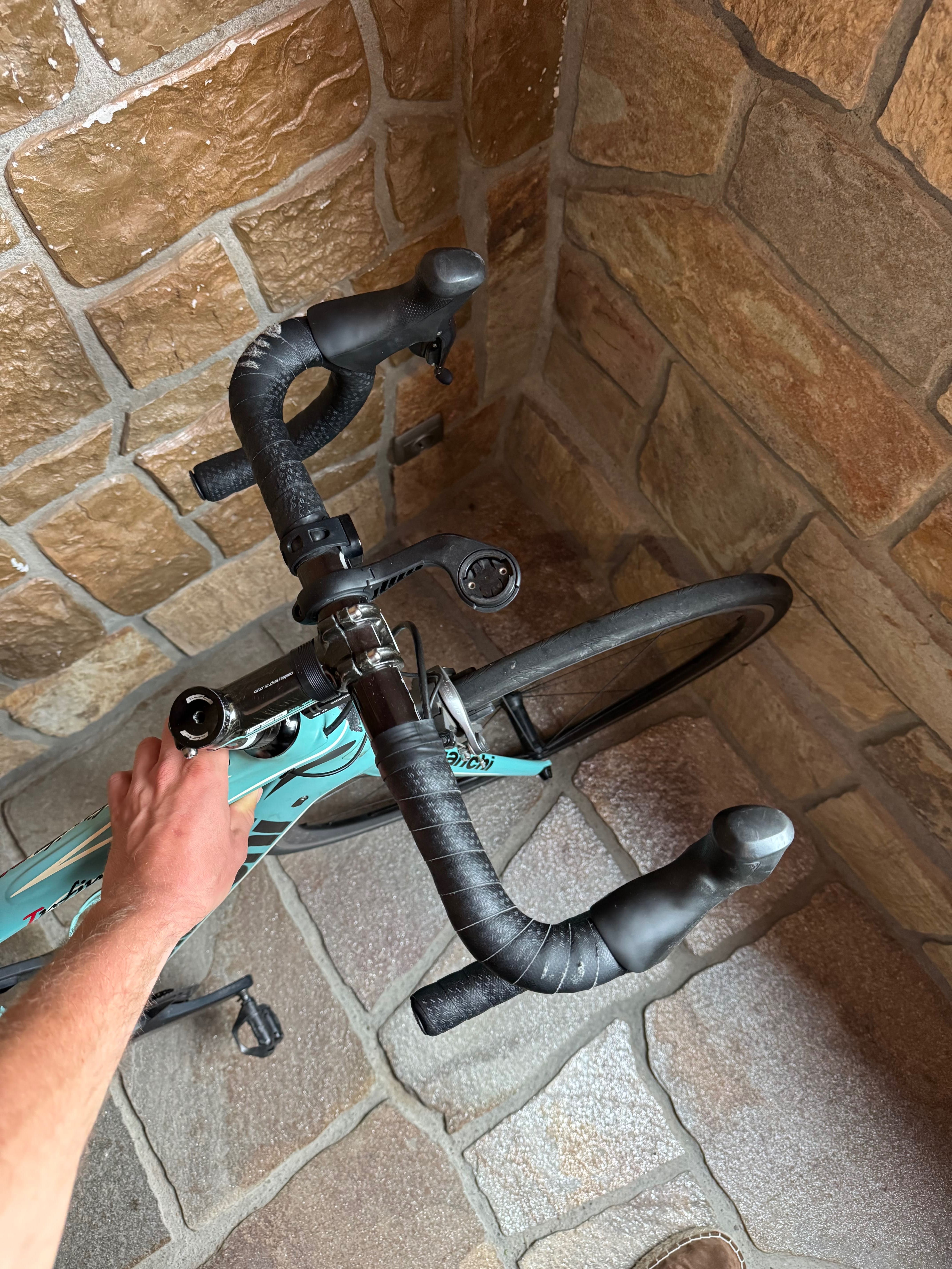 Rower szosowy; kolarka Bianchi Infinito CV Ultegra Di2 – R. 55