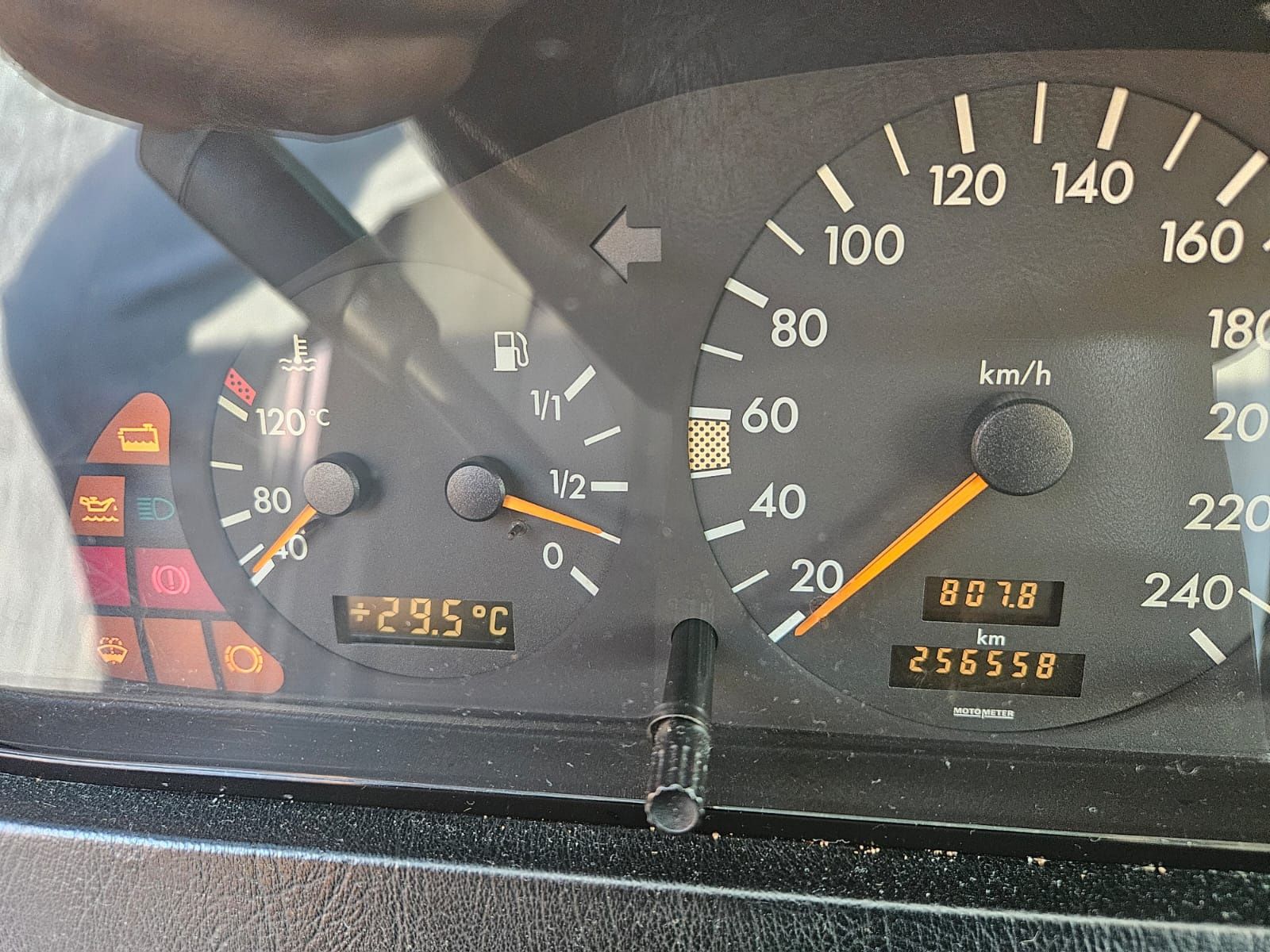 Mercedes Benz C180