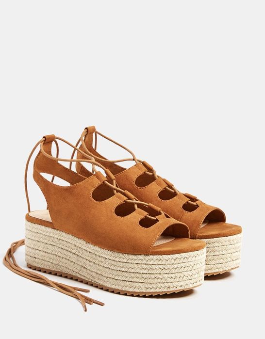 Sandálias de plataforma com cordões - Bershka