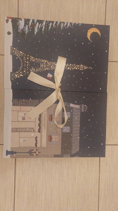 Przepiękny kalendarz adwentowy Pusty