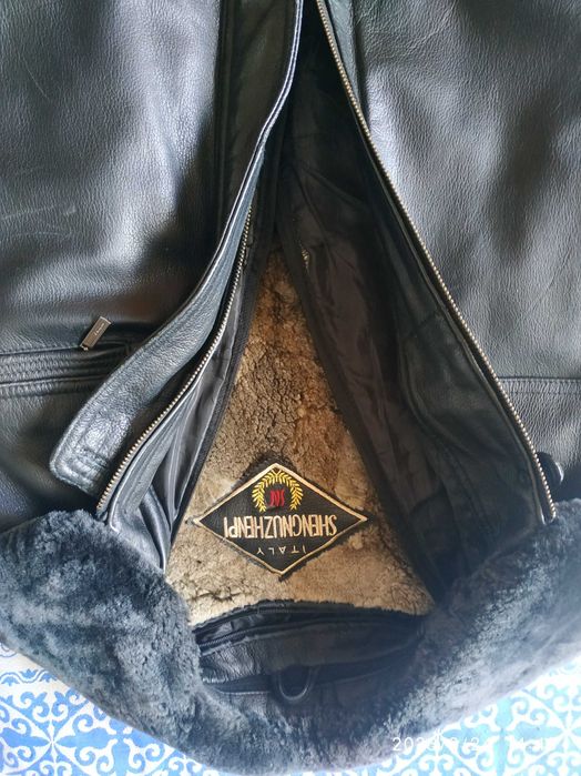 Зимова, шкіряна, чоловіча куртка