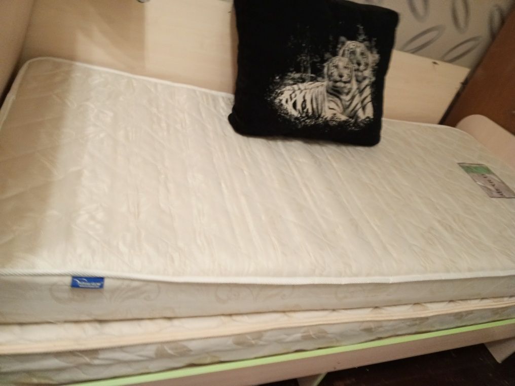 Двухярусная кровать как новая