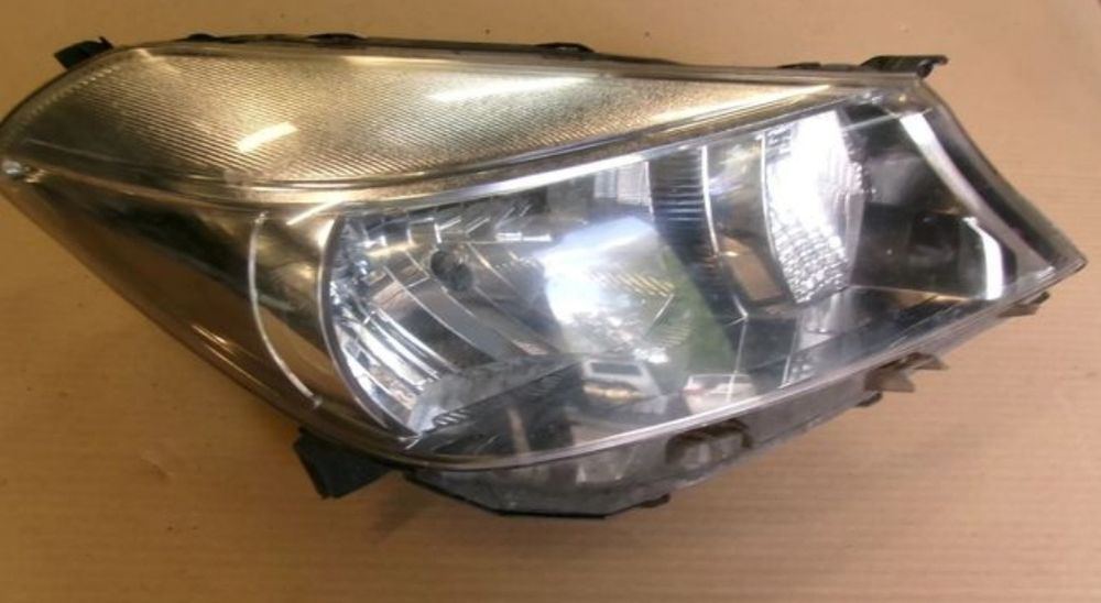 Prawa lampa toyota yaris 3 lll.